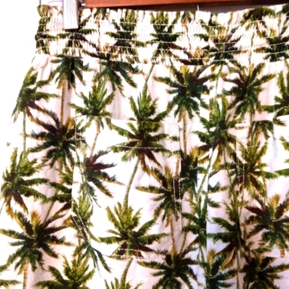 Briggs Women's Tropical Palm printed Linen Rayon Blend Smock Waisted Shorts NWOT